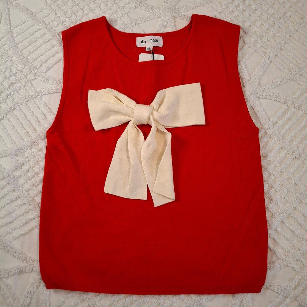 Day + Moon Womens Large Sleeveless Sweater Red Cream Oversized Bow NWT